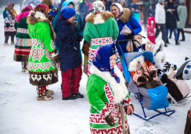 Ren geyiği çobanı bayramında Khanty ve Mansi halkı. Kogalym, KhMAO-Ugra, Rusya-03.31.2018