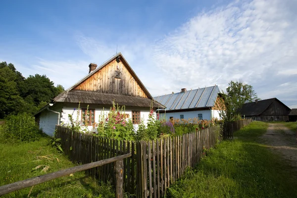 Altes Dorf in der Nähe von Sanok, Polen — Stockfoto
