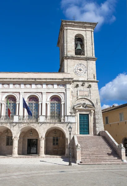 Het stadhuis in norchia, umbria — Stockfoto