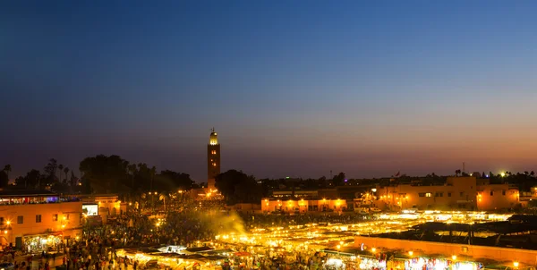 Vista noturna da cidade marroquina — Fotografia de Stock