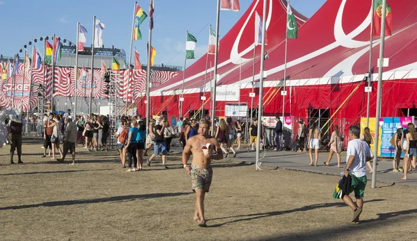 Návštěvníci na poslední den festivalu sziget 2013, Budapešť. 11-08-2013 — Stock fotografie