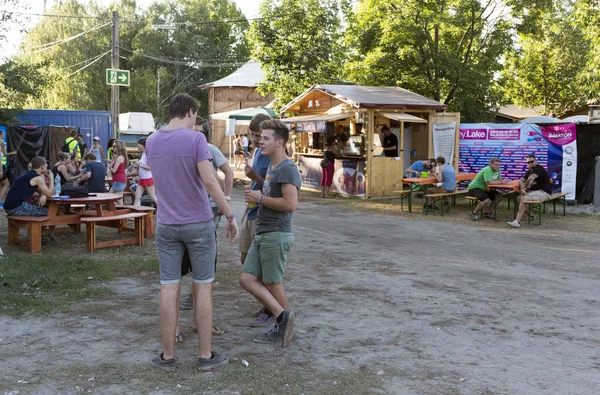 Návštěvníci na poslední den festivalu sziget 2013, Budapešť. 11-08-2013 — Stock fotografie