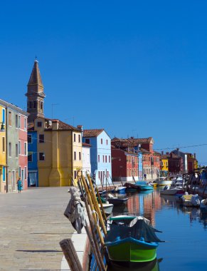 parlak pastel renkli evler burano Adası kuzeyindeki Venedik'in lagün, İtalya