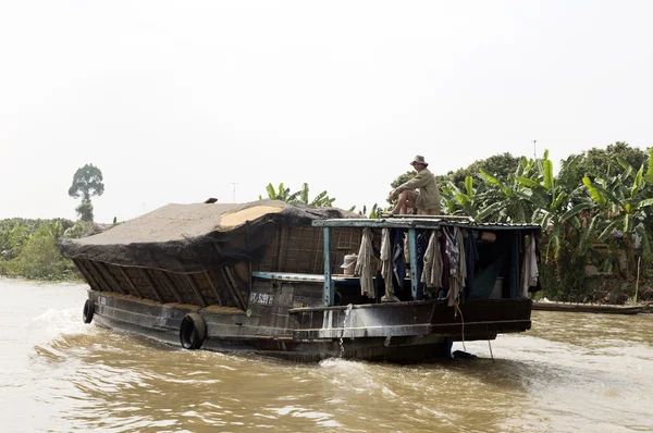 Barco con gente en el río Mekong, Vietnam —  Fotos de Stock