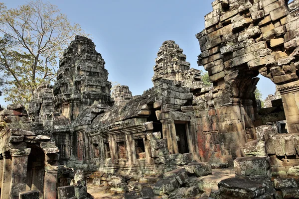 Vyřezávané struktury v preah khan v angkor — Stock fotografie