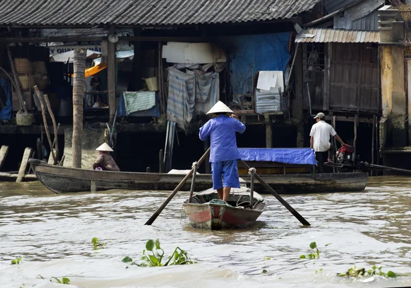 Häuser am Ufer des Mekong — Stockfoto