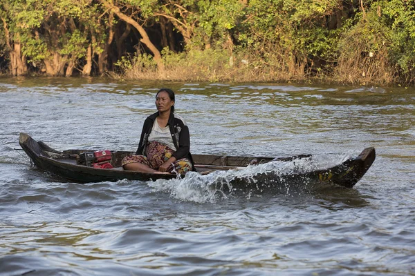 Barco en la orilla del río Mekong, Vietnam —  Fotos de Stock
