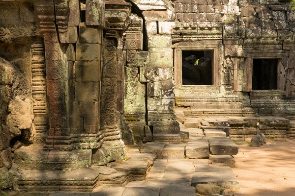 Structures sculptées à Preah Khan à Angkor — Photo
