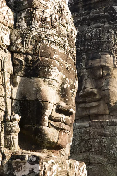 ünlü gülümseme yüzünü heykeli prasat bayon Tapınağı'nda angkor thom