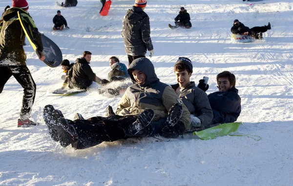 Släde Rider i central park efter snö storm nemo — Stockfoto