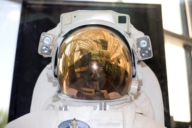 Amerikalı astronot uzay giysisi
