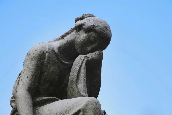 Mourning statue — Stock Photo, Image