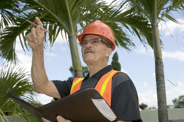 Man directs construction — Stock Photo, Image