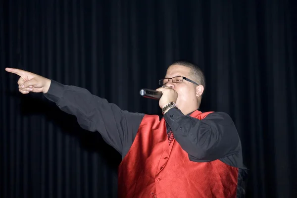 Male singing — Stock Photo, Image