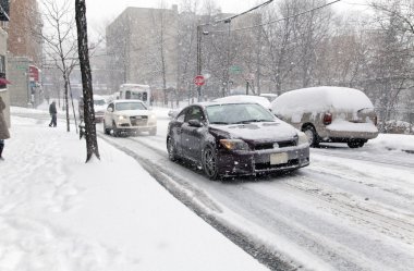 new York'ta kar fırtınası sırasında sokak trafik