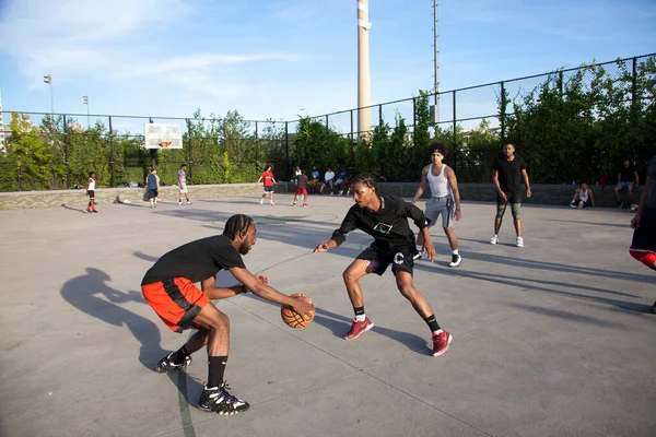 Bronx New York Сша Червня 2019 Афроамериканські Чоловіки Грають Баскетбол — стокове фото