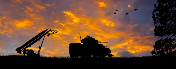 Anti-Aircraft Missile and Tank Silhouette — Stock Photo, Image