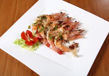 pişmiş karides yemek