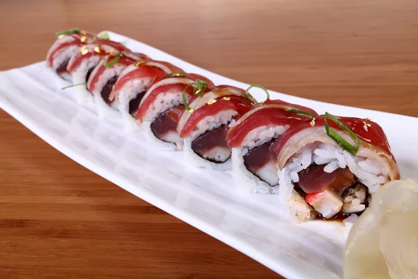 Rechthoekige plaat van sushi — Stockfoto