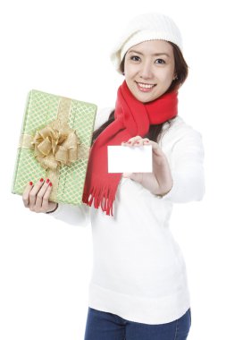 genç bir bayanla hediye