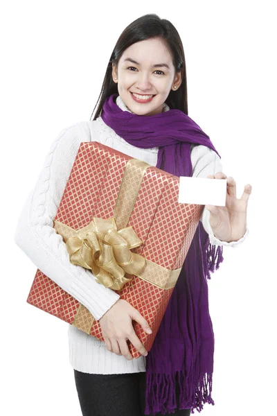 Tineri doamnă cu o cadou — Fotografie, imagine de stoc