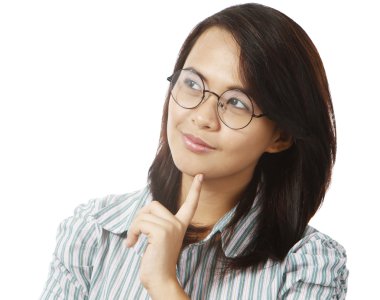 Genç kadın düşünüyor.