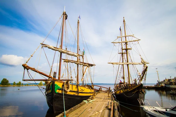 Los viejos barcos en Petrozavodsk — Foto de Stock