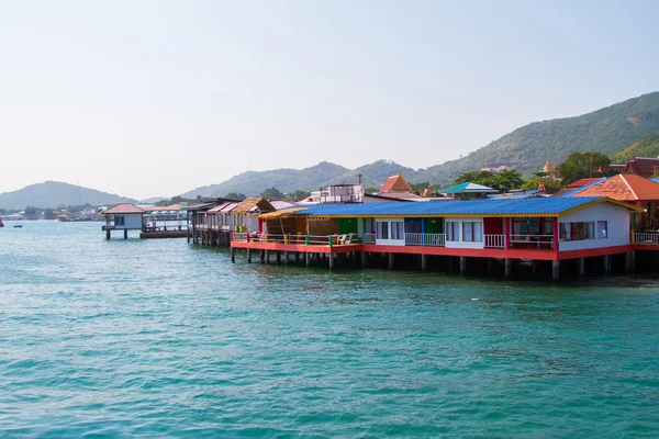 Hôtels sur la côte de l'île Ko Lan, Thaïlande — Photo