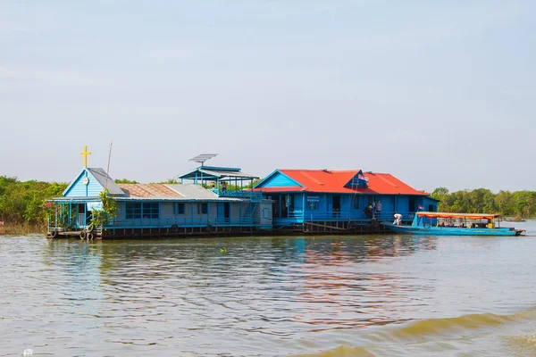 カンボジアの浮動小数点の村 — ストック写真