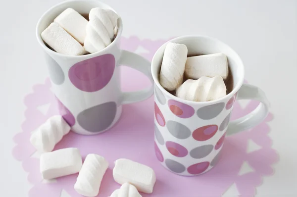 Heiße Schokolade mit Marshmallows — Stockfoto