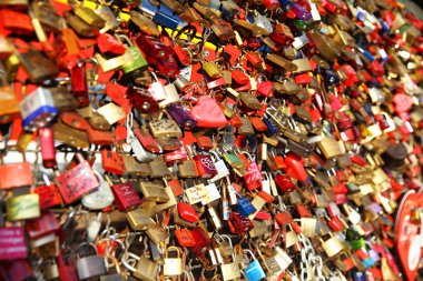 Köln'deki bir çit kilitler love