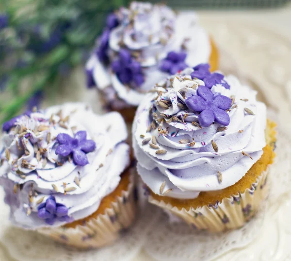 Pasteles con lavanda — Foto de Stock