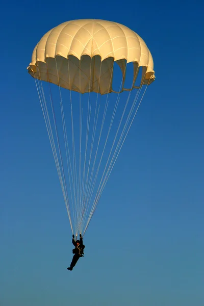 Parachute jump — Stock Photo, Image