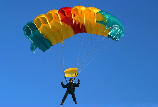 Parachute springen — Stockfoto