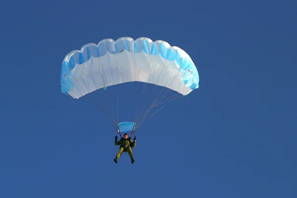 Parachute jump — Stock Photo, Image
