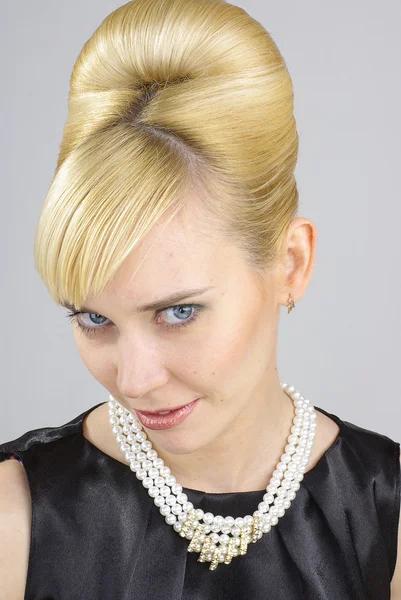 Smyslná portrét mladá krásná blondýnka — Stock fotografie