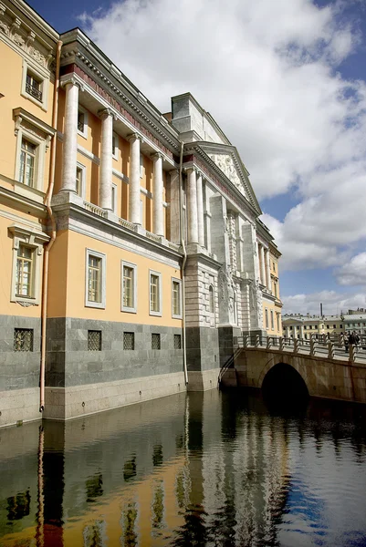 Folyó csatorna in Saint-Petersburg. Tavaszi — Stock Fotó