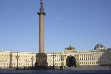saint Petersburg'da Winter palace square göster.