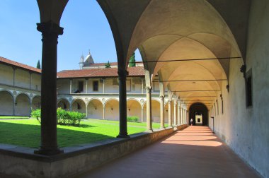 iç court yard basilica of santa croce (Kutsal haç Bazilika) Floransa, İtalya.