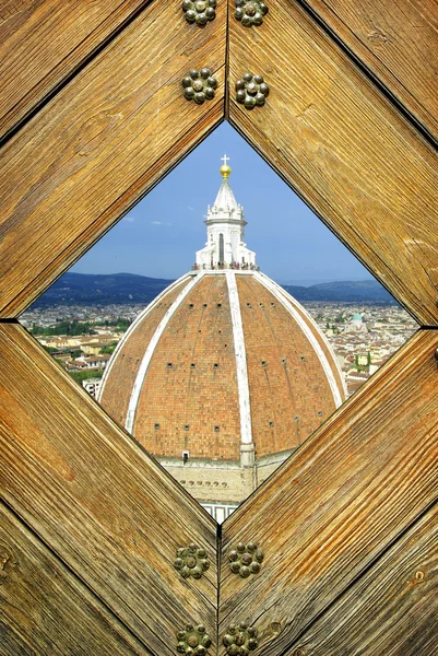 Old door with Florence view — Zdjęcie stockowe