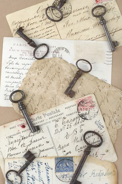 Stary klucz z pocztówki — Zdjęcie stockowe