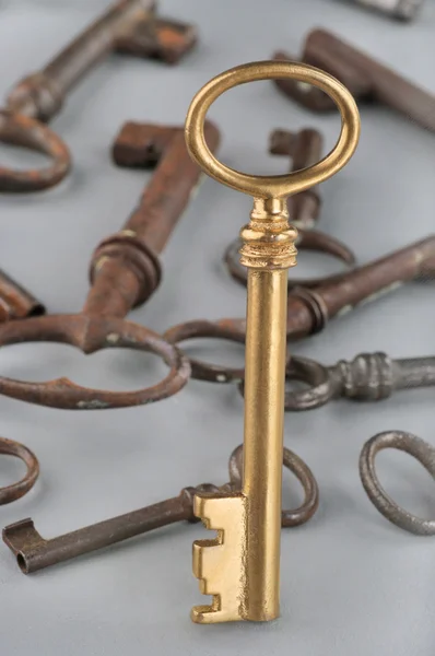 Antique golden key — Stock Photo, Image