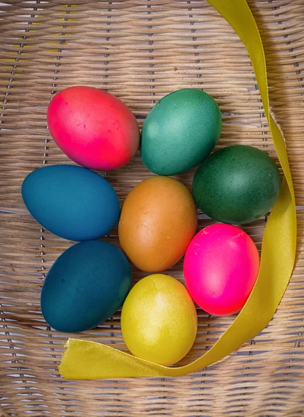 Beschilderde eieren aan de vakantie. — Stockfoto