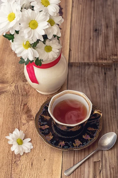 Трав'яний чай з квітів ромашки — стокове фото