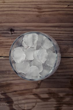 ahşap zemin buzlu cam