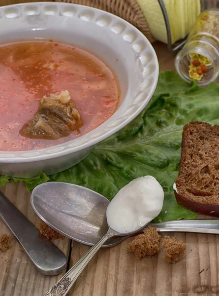 Oekraïense nationale maaltijd van soep van vlees — Stockfoto