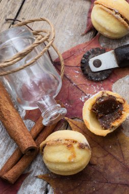 ev-pişmiş un tatlı