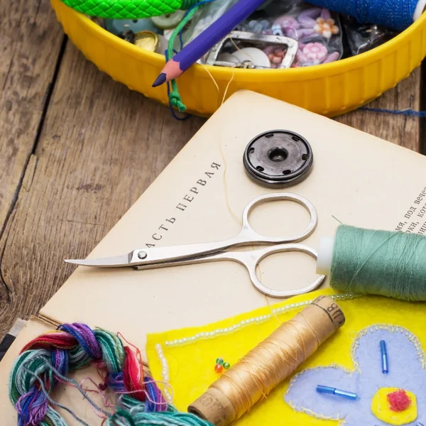 Kleidung und Garn — Stockfoto