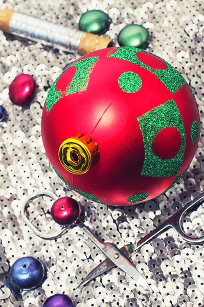 Kırmızı Noel oyuncak — Stok fotoğraf