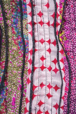 El dokuma tekstil kumaş kesmek